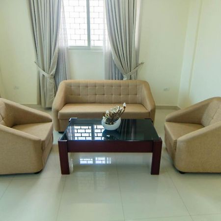 Hôtel Miracle Residency à Kizhake Chālakudi Extérieur photo